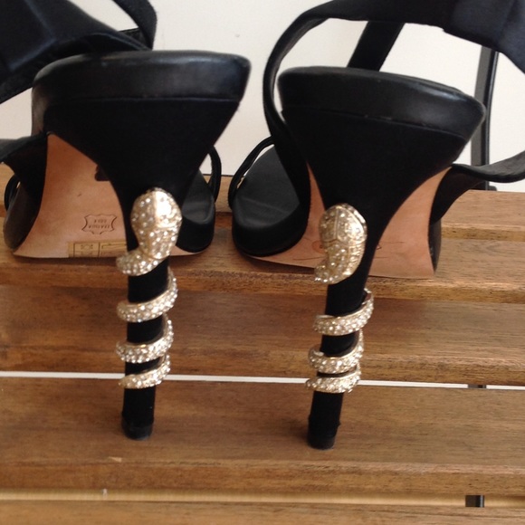 BCBGMAXAZARIA 9.5 - Picture 6 of 9